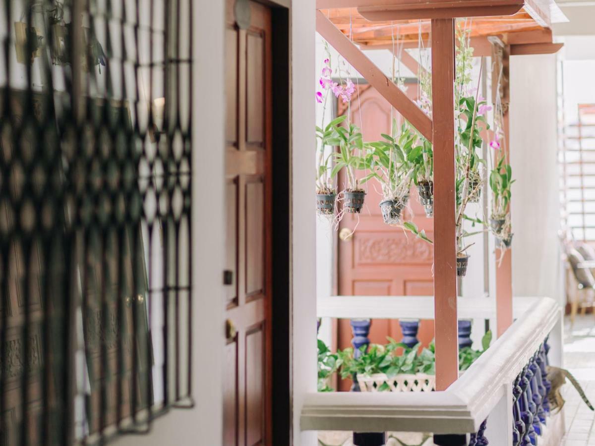 Rendezvous Oldtown Chiangmai Hotel Chiang Mai Exterior foto